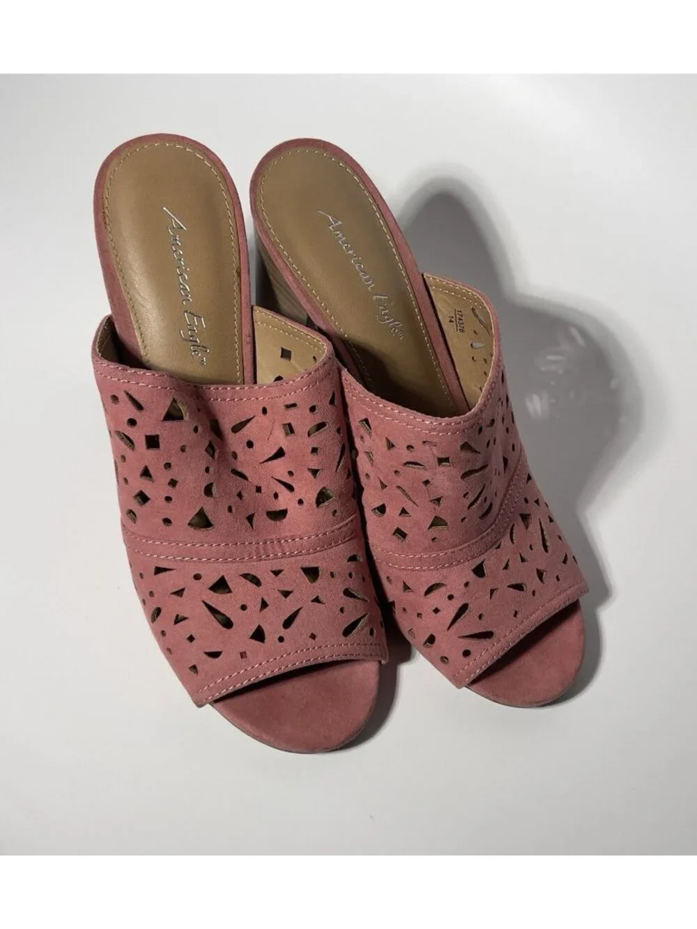 American Eagle Women’s Pink Laser Cut Block Heel Mules Size 7